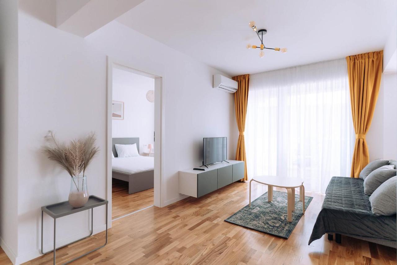 Flamingo Suites Oradea Bagian luar foto