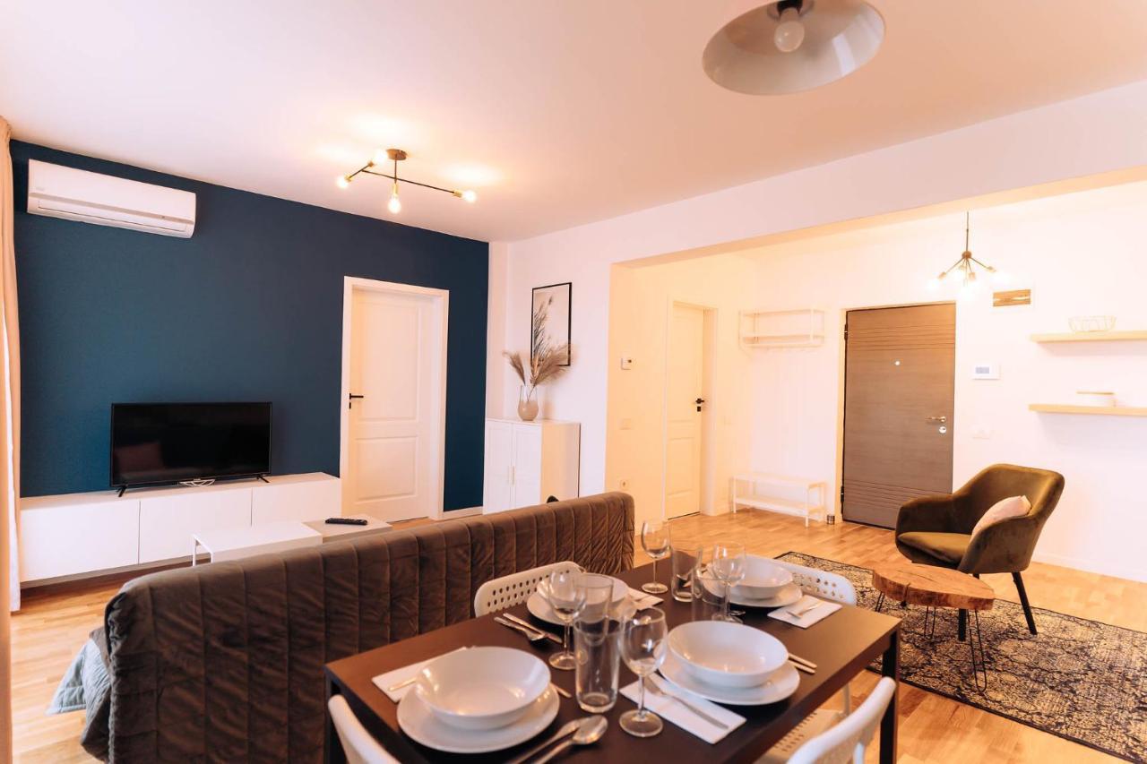 Flamingo Suites Oradea Bagian luar foto
