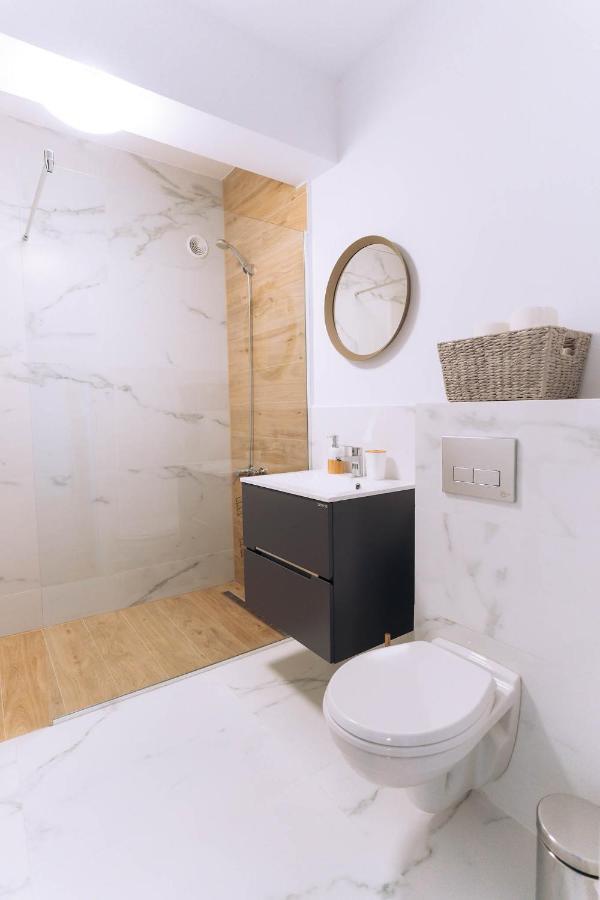 Flamingo Suites Oradea Bagian luar foto