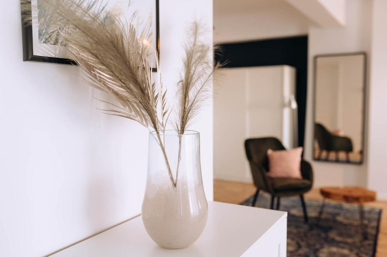 Flamingo Suites Oradea Bagian luar foto