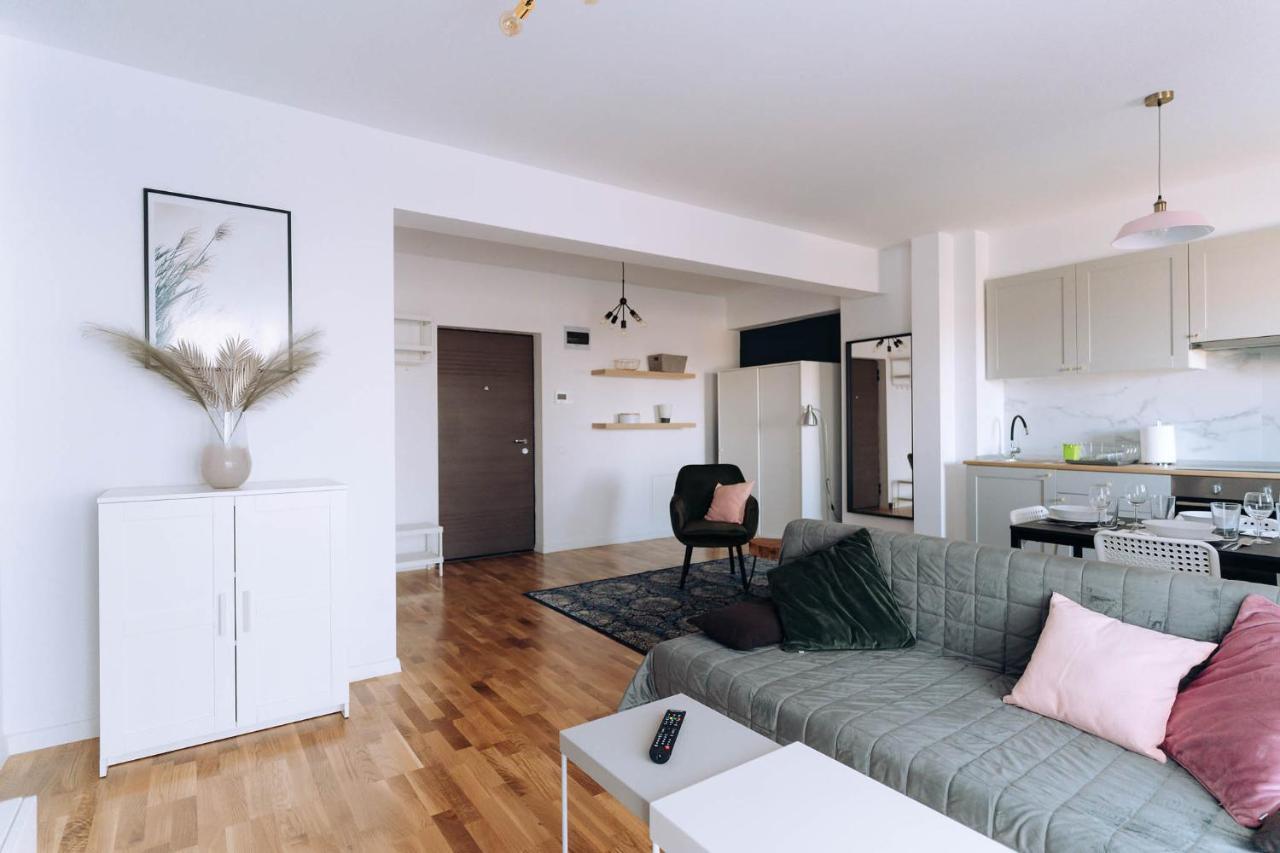 Flamingo Suites Oradea Bagian luar foto