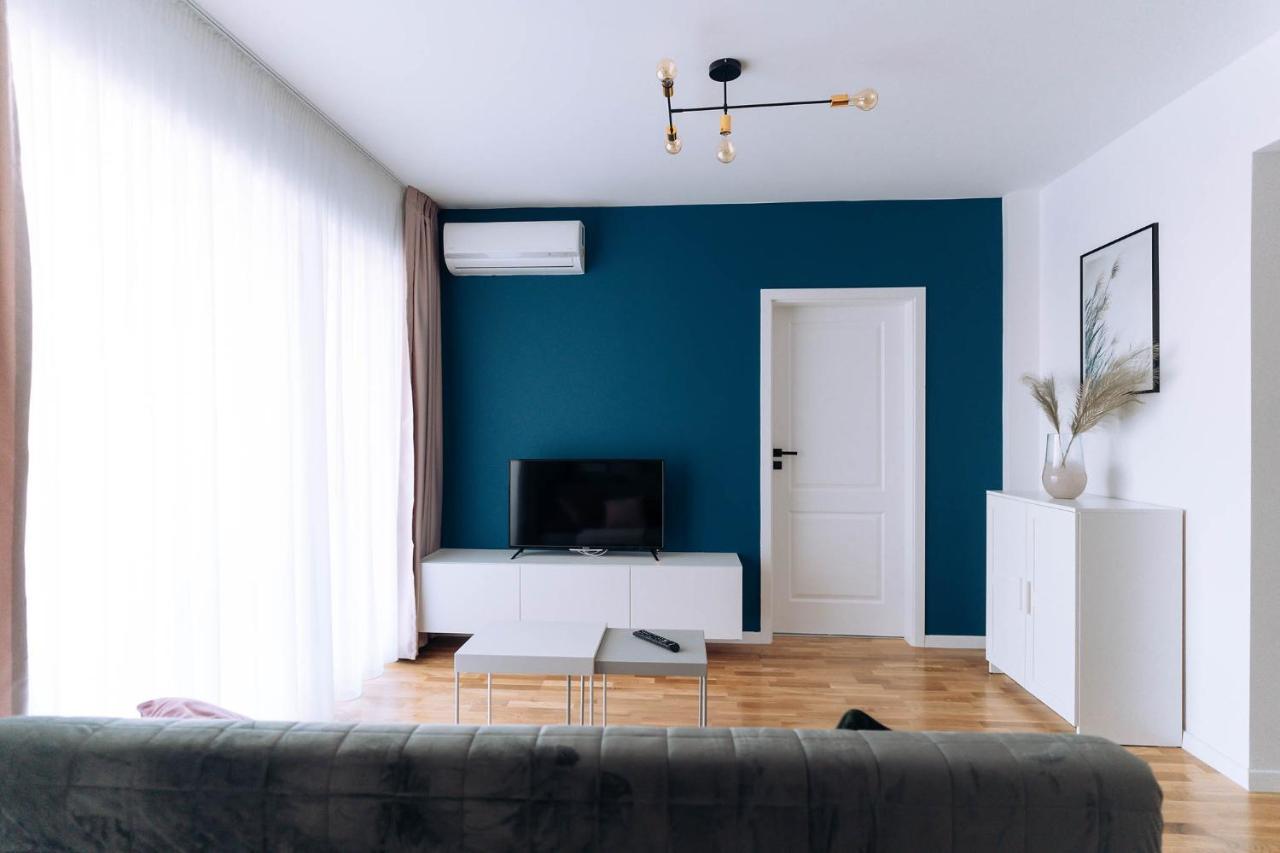 Flamingo Suites Oradea Bagian luar foto