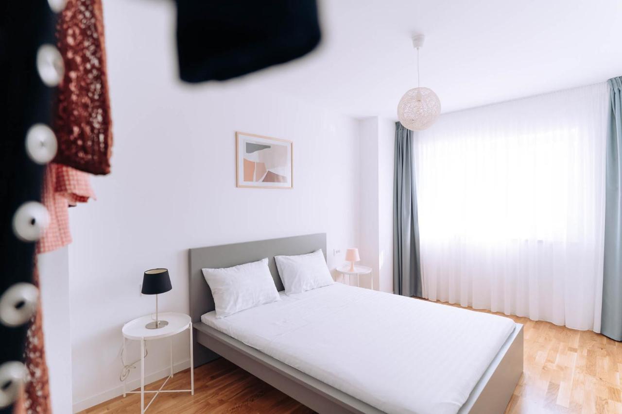 Flamingo Suites Oradea Bagian luar foto