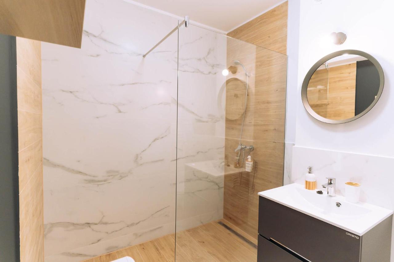 Flamingo Suites Oradea Bagian luar foto