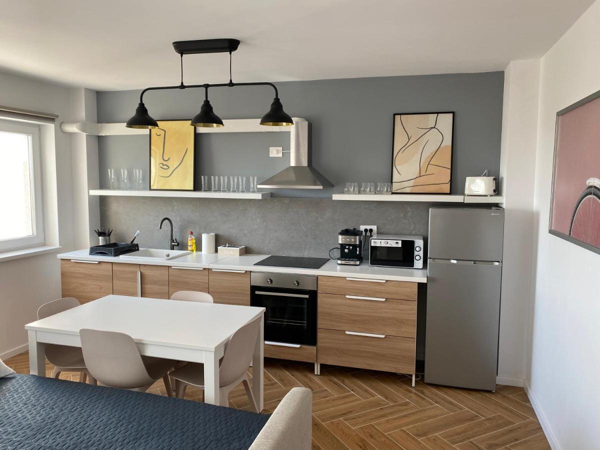 Flamingo Suites Oradea Bagian luar foto